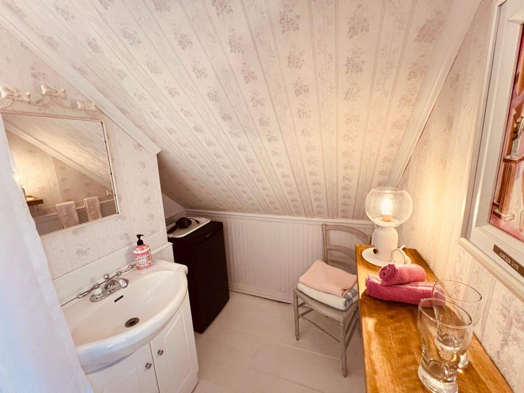 Bed and Breakfast Bed & Cafe Petit Papillon Grandes-Bergeronnes Pokoj fotografie