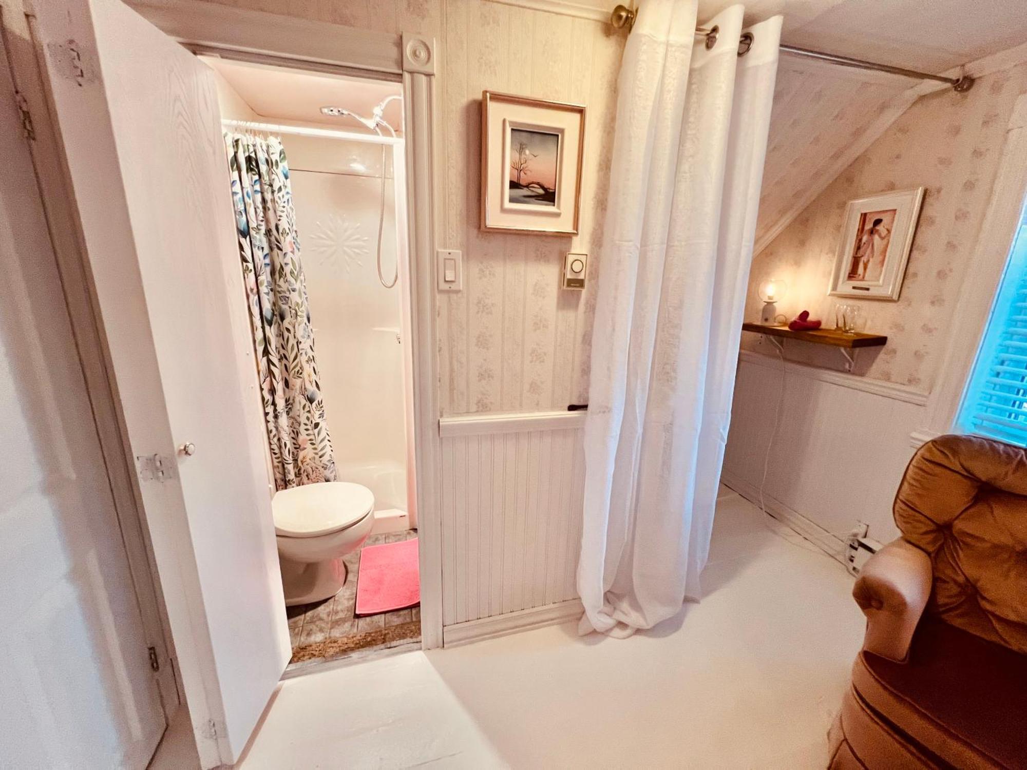 Bed and Breakfast Bed & Cafe Petit Papillon Grandes-Bergeronnes Pokoj fotografie